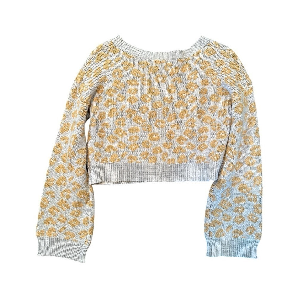 WILD HONEY, OVERSIZED, CROPPED PULLOVER SWEATER. V-NECK, FULL SLEEVES. SIZE M - Picture 2 of 5